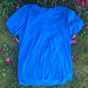 3/$12 ! LOT OF 2 red and blue gap basic tee shirts